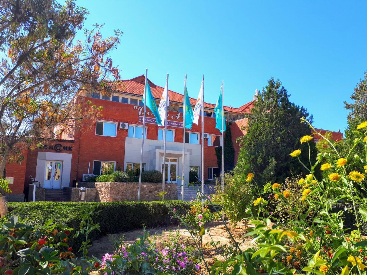 Rahat Hotel Aktau  Exterior foto